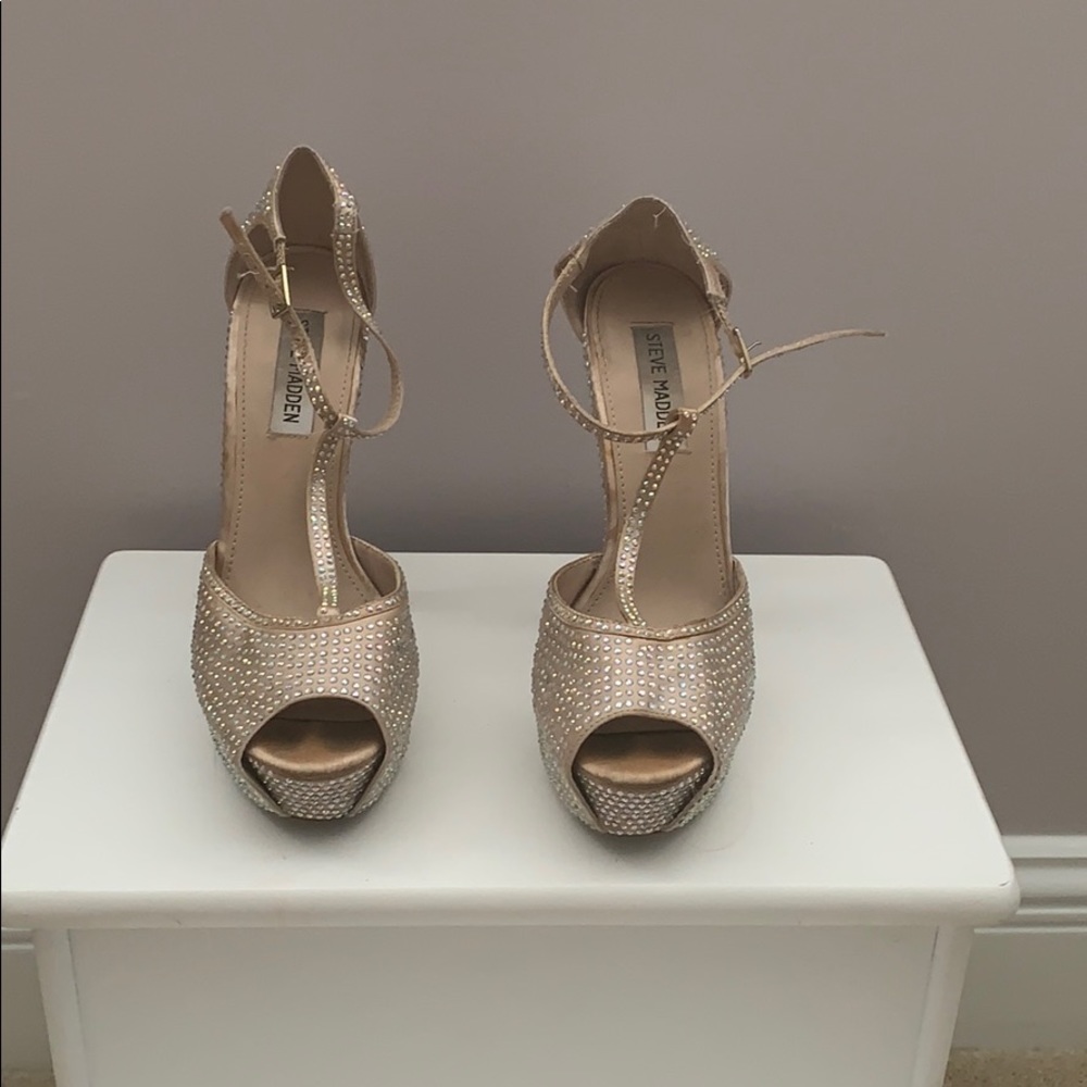 Steve Madden Sparkly nude heels